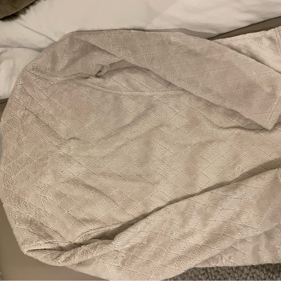 Black Yak polar sweater Small - Picture 2 of 5